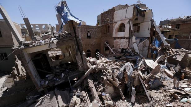 Zuvor war die jemenitische Hauptstadt Sanaa von einem Luftangriff der saudischen Allianz getroffen worden.