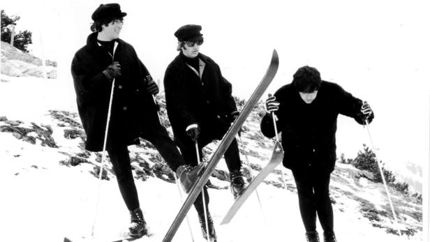 Die Beatles beim Skifahren in Obertauern, Österreich, im Jahr 1965.