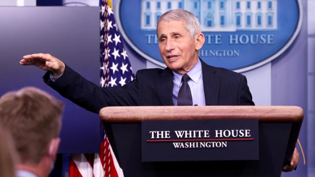 FILE PHOTO: FILE PHOTO: Fauci addresses the daily press briefing at the White House in Washington