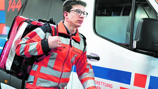 Rettungsfahrer: "Nicht mit blindem Karacho durch die Stadt"
