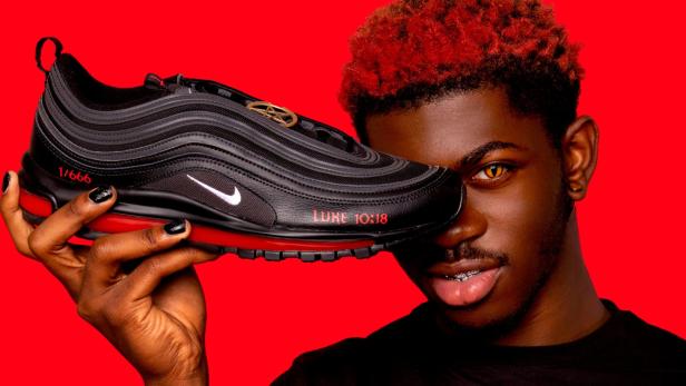 "Satan Shoes": Rapper lanciert Sneakers mit echtem Blut - Nike klagt