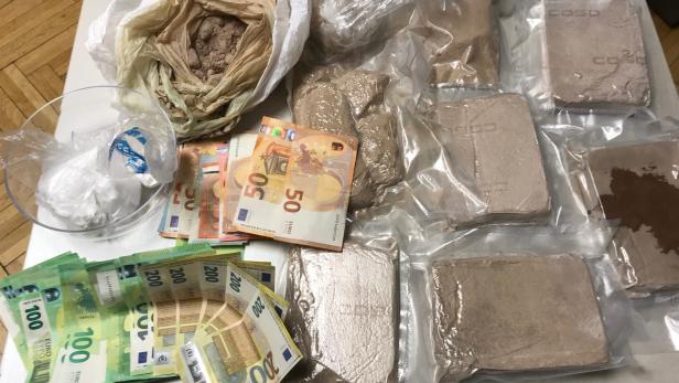 Festnahme von Dealer führt Polizisten zu Drogenlager