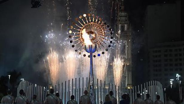Das Feuer in Brasilien brennt - Rio-Spiele bunt eröffnet
