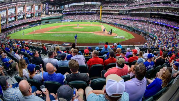 Ein Baseball-Match fand in Texas vor über 38.000 Fans statt