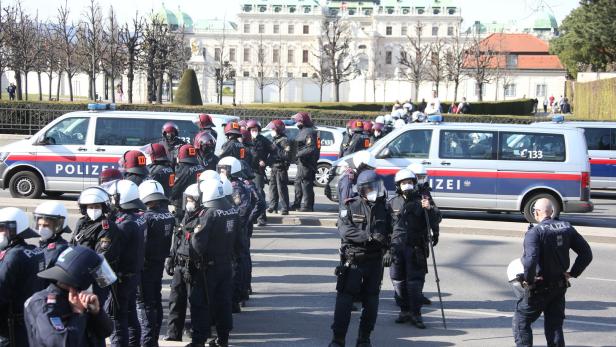 Polizeiaufgebot bei den Demos in Wien