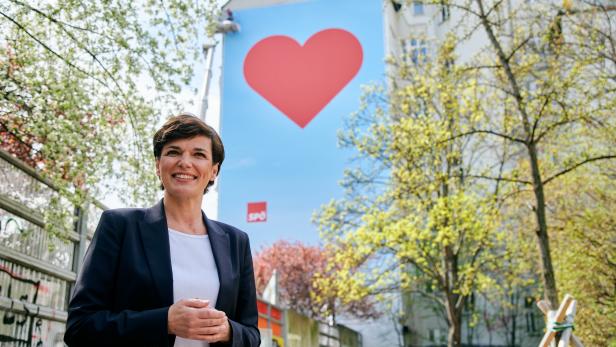 Gegen "herzlose Politik von Kurz": SPÖ plakatiert riesiges rotes Herz