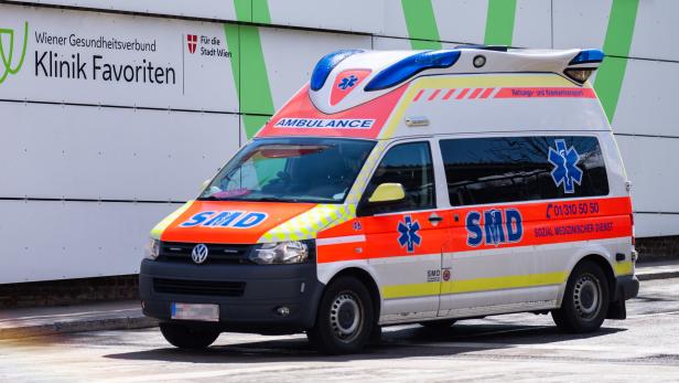 Salzburg: Covid-19-Infizierter sprang aus Rettungswagen