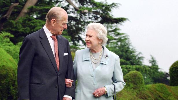 Wird Queen Elizabeth jetzt abdanken und Charles König?
