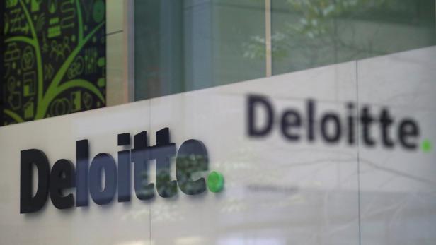 Firmenschild Deloitte.