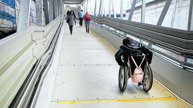 Die U4-Station Pilgramgasse bleibt bis 2027 ohne Aufzug. Die Rampe in Richtung Hütteldorf ist für Rollstuhlfahrer viel zu steil.