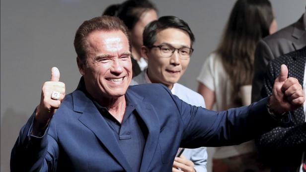 Arnie bekommt eigene TV-Show & beerbt Donald Trump