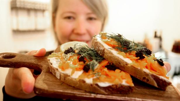 Veganer Lachs aus Karotten: Coole, vegane Take-aways im Lockdown
