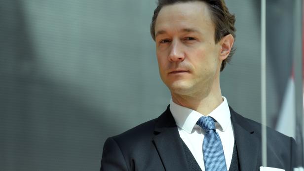 SPÖ und FPÖ fordern Blümels Rücktritt