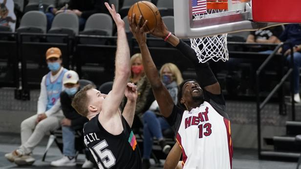 NBA: Miami Heat at San Antonio Spurs