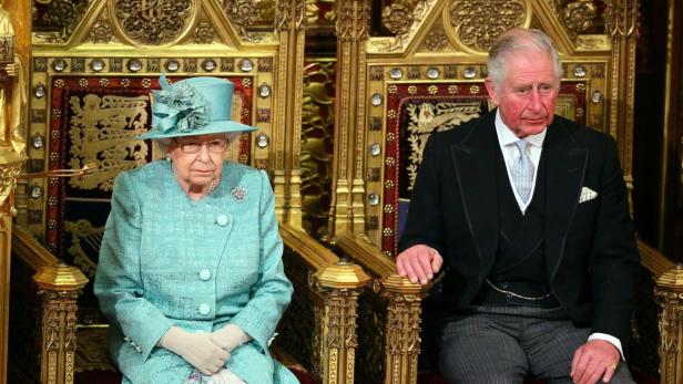 An Seite der Queen: Charles übernimmt offiziell Prinz Philips Rolle