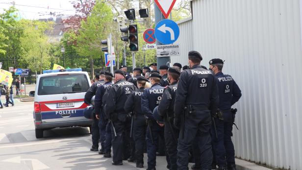 Bilanz der Demo am 1. Mai: Elf Festnahmen, sieben verletzte Polizisten
