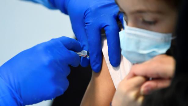 EMA beginnt Evaluierung von Pfizer-Impfstoff für 12- bis 15-Jährige