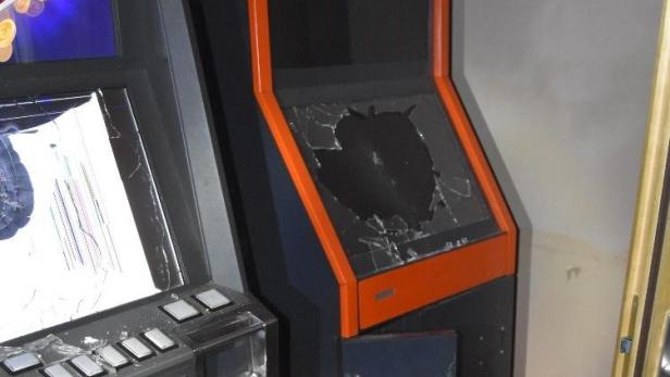 Einbrecher knackt illegale Glücksspielautomaten