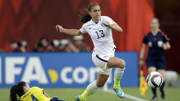 Alex Morgan (USA) während eines Fußballspiels.