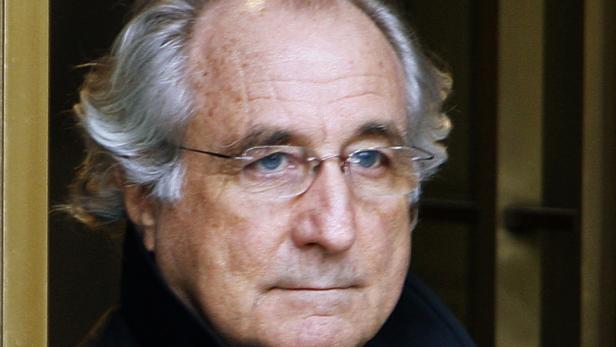 Der frühere US-Börsenmakler und spätere Milliarden-Betrüger Bernard Madoff hat 150 Jahre Haft ausgefasst.