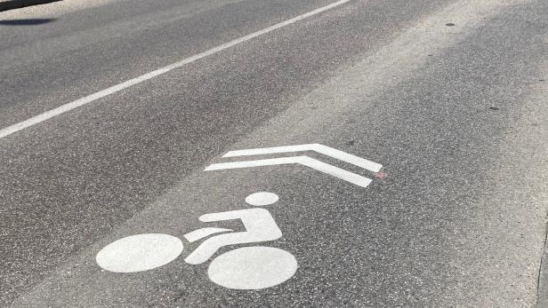 Bodenmarkierung soll Sicherheit für Kremser Radfahrer bringen