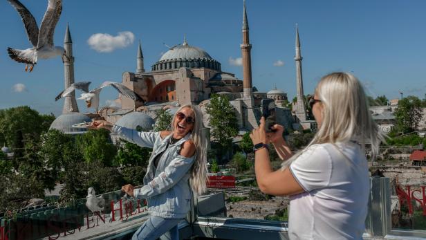 TURKEY-HEALTH-VIRUS-CURFEW-TOURISM