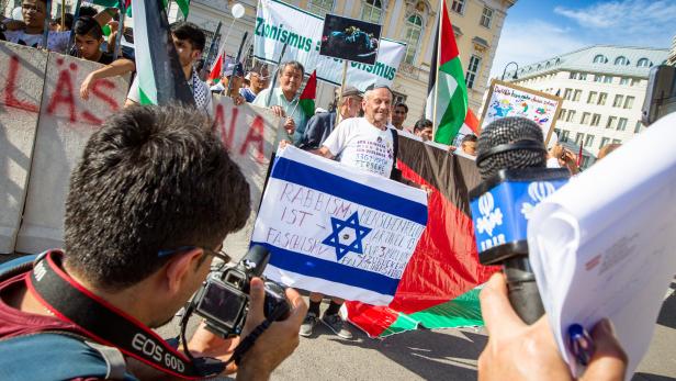 Kundgebungen für und gegen das Vorgehen Israels in Wien