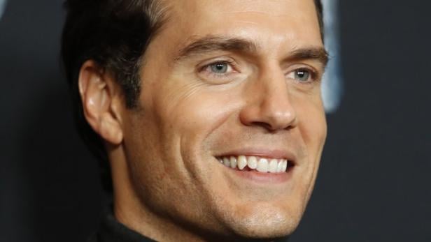 Henry Cavill zu Spekulationen über Privatleben: "Bin glücklich verliebt"