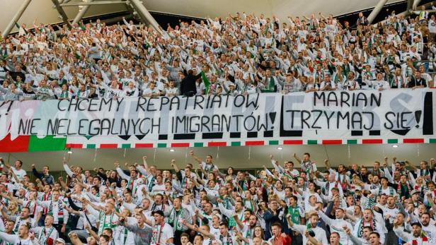 Polnische Fans an Flüchtlinge: "Willkommen in der Hölle"
