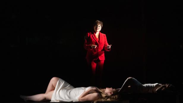 Teufelsfigur des Vergnügens: Cecilia Bartoli zündete in knallrotem Hosenanzug ein perfektes Koloraturen-Feuerwerk zündet