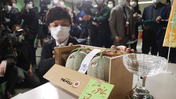Japan: Diese Melonen sind 20.000 Euro wert