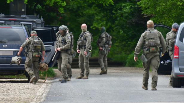 Hunderte belgische Soldaten auf der Suche nach untergetauchtem, bewaffneten Extremisten