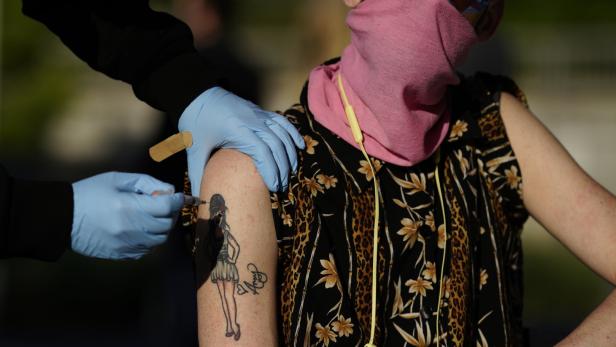 'Take The Shot - Get a Beer' Vaccination event, Washington DC USA: Ungeimpfte sollen für Konzert 55-fachen Ticket-Preis zahlen