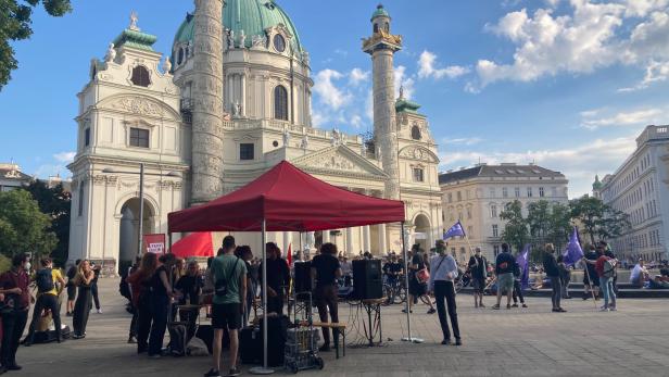 Karlsplatz: Jugendliche versammelten sich für Demo