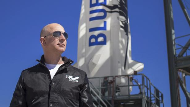 Jeff Bezos to be on first crewed space flight of his company