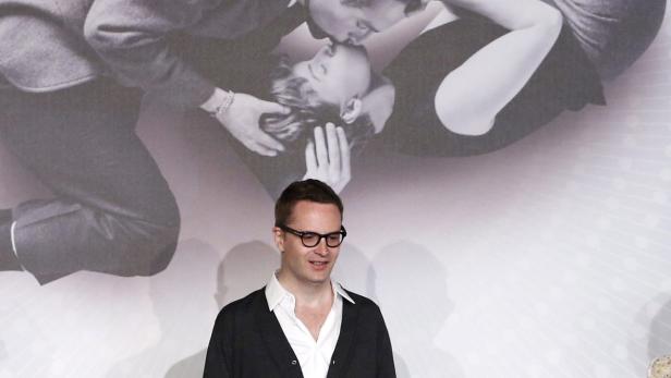 epa03711328 Danish director Nicolas Winding Refn (L) and British actress Kristin Scott Thomas (R) attend the press conference for &#039;Only God Forgives&#039; during the 66th annual Cannes Film Festival in Cannes, France, 22 May 2013. The movie is presented in the Official Competition of the festival, which runs from 15 to 26 May. EPA/GUILLAUME HORCAJUELO