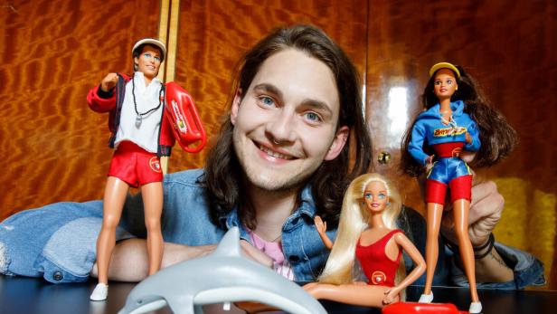 Warum ein Österreicher eine Sammlung von 4.000 Barbies besitzt