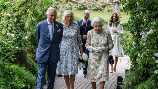 Queen fehlte bei Hochzeit von Charles und Camilla - war sie gegen die Ehe?