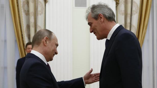 Russlands Präsident Putin mit Noch-OMV-Chef Rainer Seele