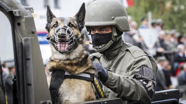 Auch österreichische Militärpolizisten sind bereit für den Antiterroreinsatz.