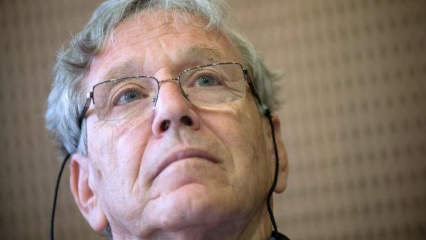 Der israelische Schriftsteller Amos Oz wird mit dem Internationalen Literaturpreis 2015 des Berliner Hauses der Kulturen der Welt ausgezeichnet.