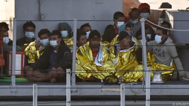 Aufgegriffene Flüchtlinge auf dem Weg nach Lampedusa (Archivbild)