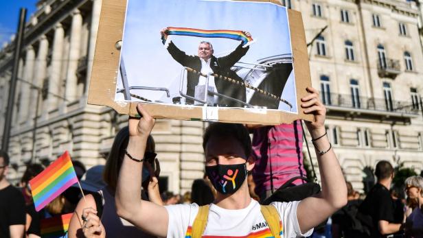 Ungarisches Parlament verabschiedete umstrittenes LGBT-Gesetz