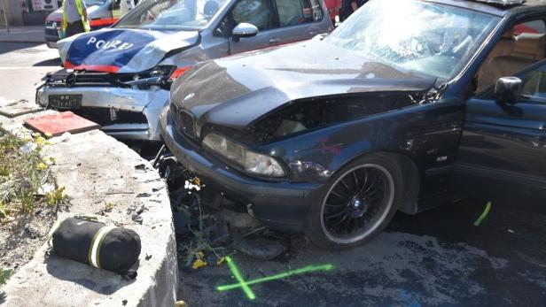 Einsatzfahrt der Wiener Polizei endete mit Unfall und Schwerverletzten