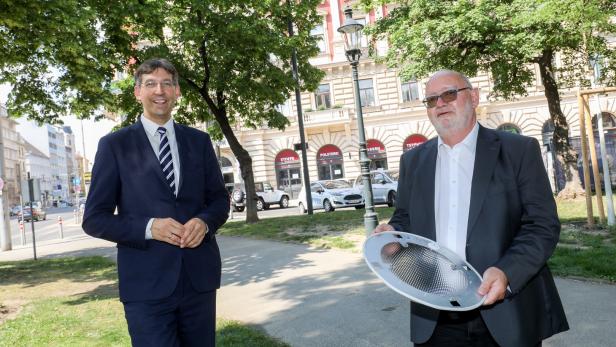 Bezirkschef Markus Figl (ÖVP) und Harald Bekehrti, Leiter der zuständigen Magistratsabteilung 33.