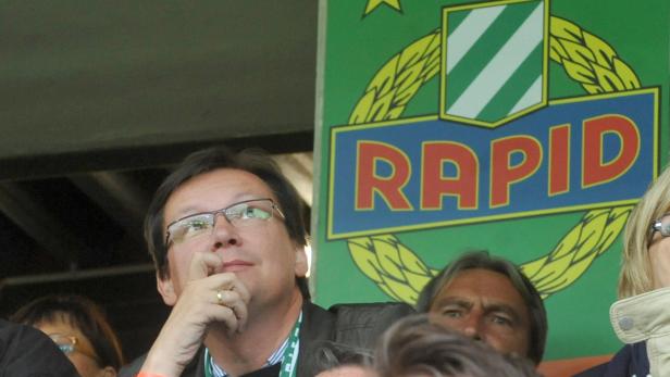 Norbert Darabos sitzt auf der Rapid-Tribüne, ist aber nicht mit allem zufrieden, was im Klub passiert