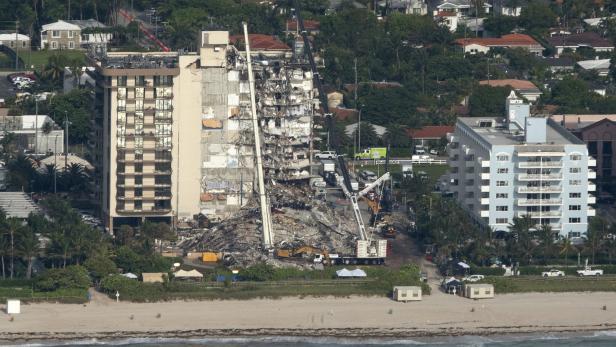 Aftermath of building collapse near Miami