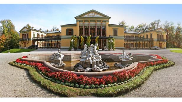 Zeitkapsel der Monarchie: die Kaiservilla von Franz Joseph I., wohl aus Geldmangel nicht renoviert und daher ein unpackbares Erlebnis