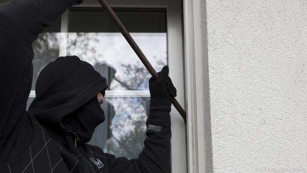 Mit schwerem Gerät haben es Einbrecher oft leicht, ins Haus einzusteigen