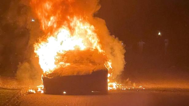 Foto: Der Tesla Plaid geht in Flammen auf